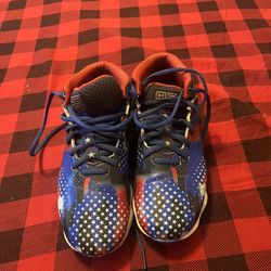 Boys 4.5Y Football Cleats 