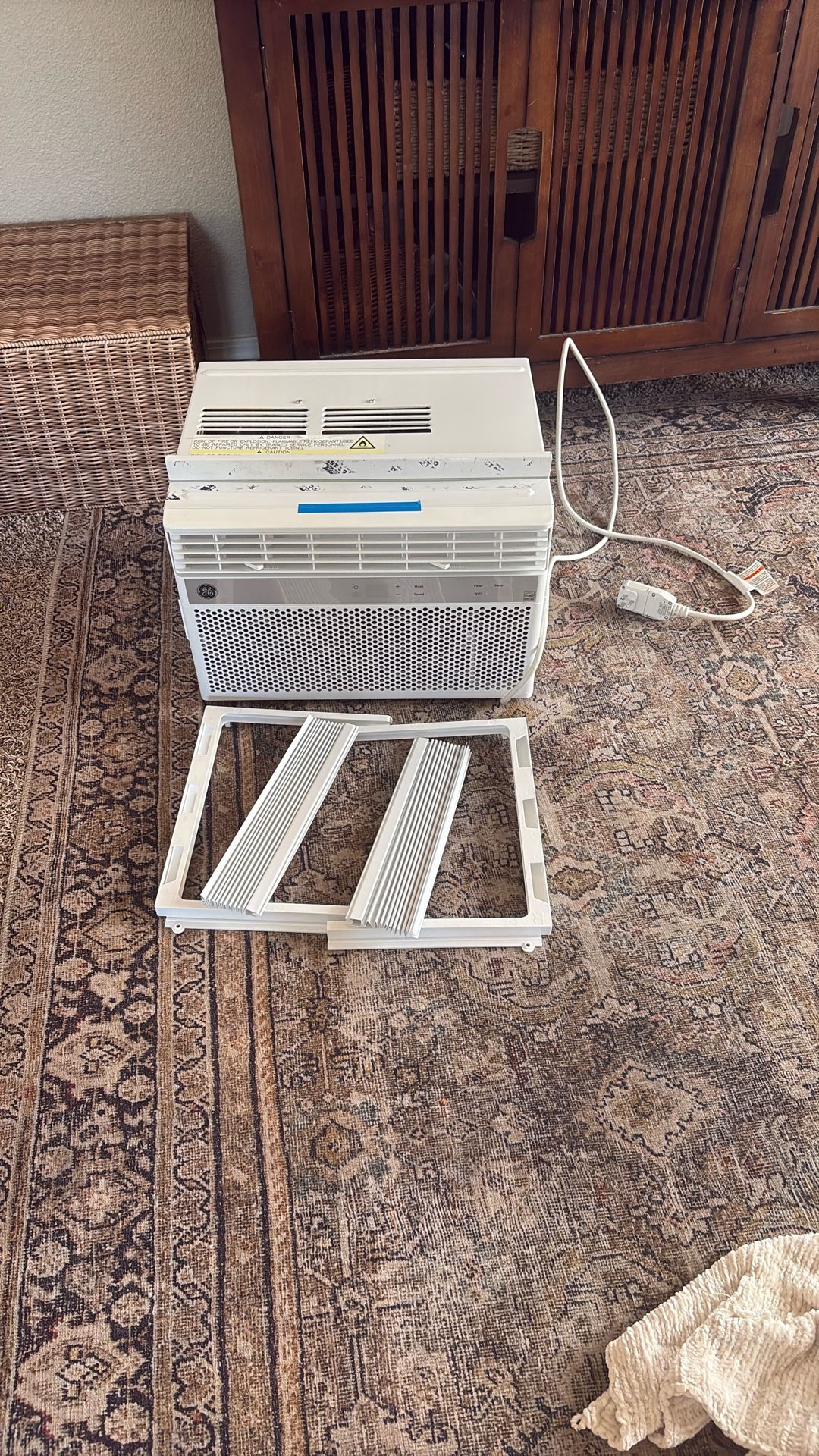 GE 8000 BTU window Air Conditioner AC