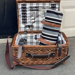 Picnic Basket And Picnic Blanket 