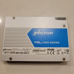 Nvme SAS drives Intel,Micron 