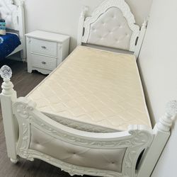 Two Exquisite Twin Poster Bed for Sale in San Marcos CA OfferUp