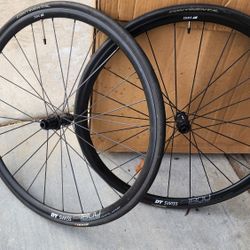 DT SWISS P1800 SPLINE Wheels W/GP 5000s