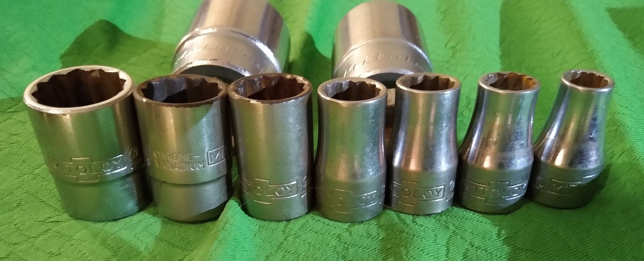 9(TOTAL) 7 MITOLOY @ 1/2 Drive 2 @ 3/4 Drive 12 POINT SOCKETS Miscellaneous Sizes 16
