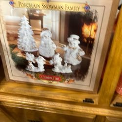 Grandeur Noel Porcelain Snowman Family