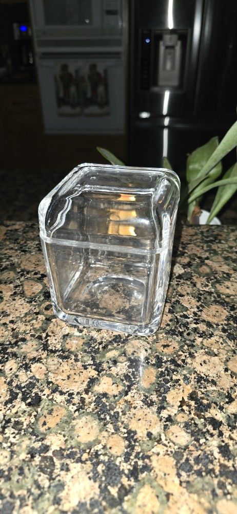 BEAUTIFUL TIFFANY AND CO. CRYSTAL BOX WITH LID IN EXCELLENT CONDITION