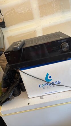 Sony receiver works perfect. Excellent condition remote control include.