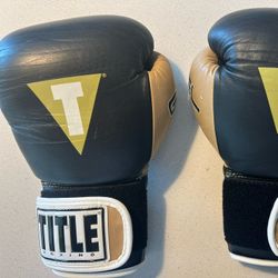 TITLE Boxing Gel World Bag Boxing Gloves, Size Medium