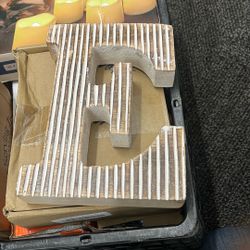 WOODEN LETTER E 