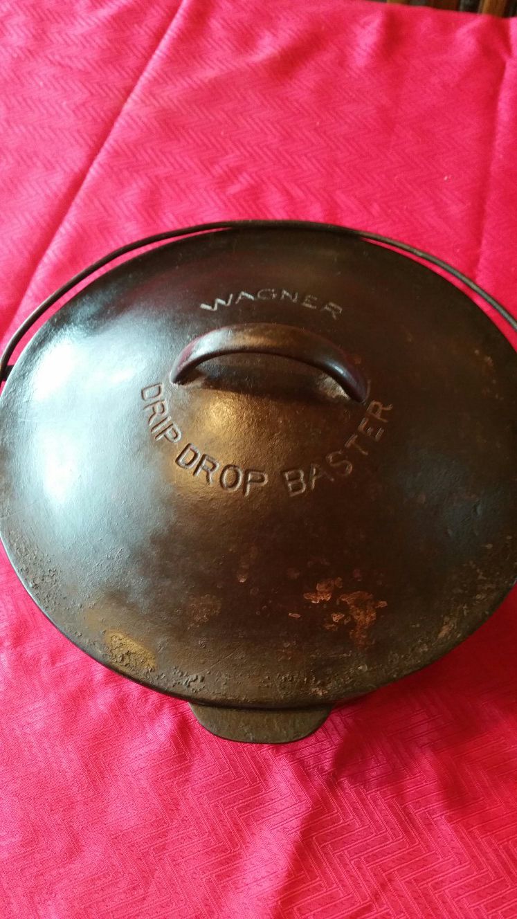 Vintage cast iron Wagner drip- drop baster dutch oven