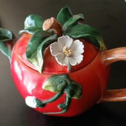 Apple Tea Pot