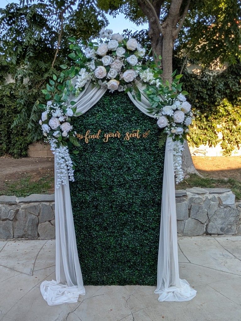 Event Boxwood Wall