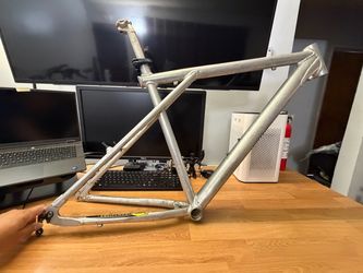 Vintage mid-to-late 1990s GT Avalanche aluminum light weight frame