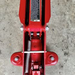 Pittsburgh 2 Ton Hydraulic Jack.