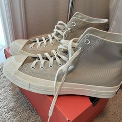 brand new converse size 10 women's size 8 men's 