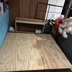 King Wooden Platform Bed Frame 