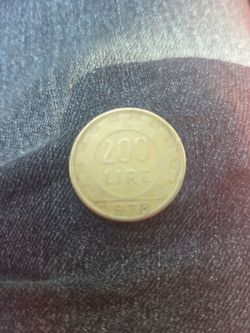 Italian 200 Lire Coin 1978