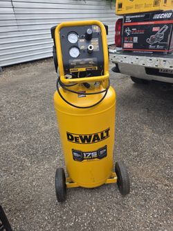 Compresor Dewalt 26 galones new