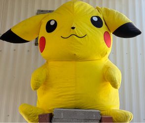 Pokeman Pikachu Authentic Giant Plush