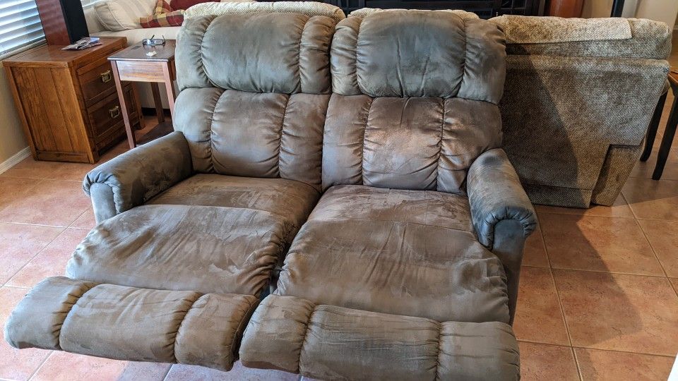 Lazy Boy Loveseat for Sale in Mesa, AZ OfferUp