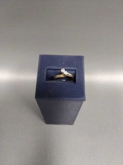 White Gold 14k (.585) 2 grams Size 6.5