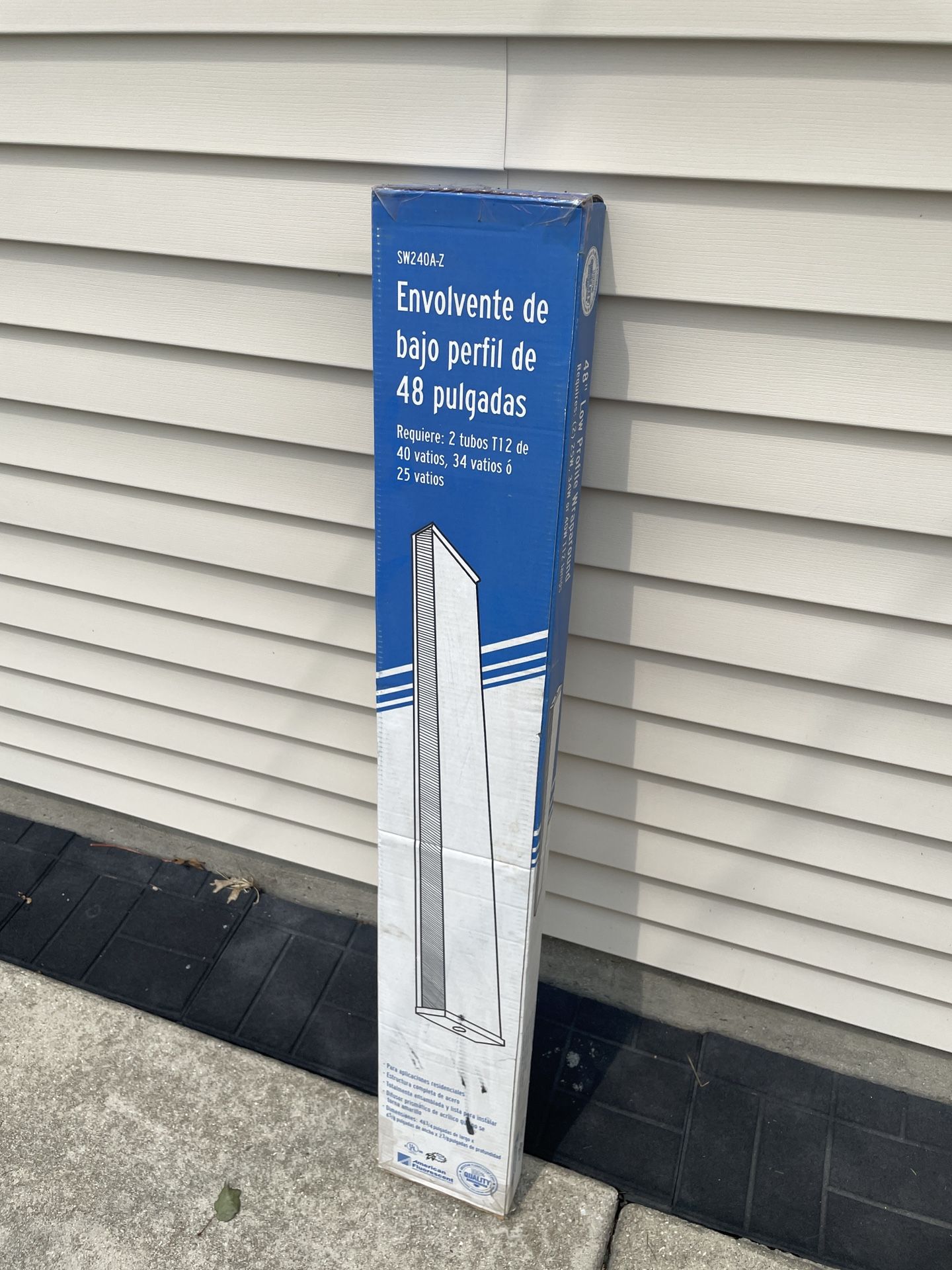 GE Advantage Fluorescent Light Fixture