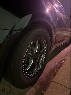 Welds beadlocks with tire