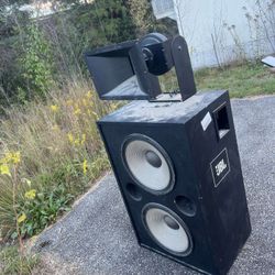 JBL JBL 4722N Passive Two-Way ScreenArray Cinema Loudspeaker System