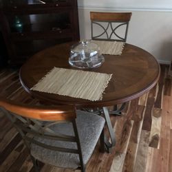 Beautiful Dining Table and Two cChairs 