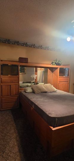 Queen size bed