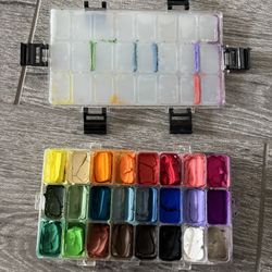 Gouache In Stay-Wet Palette