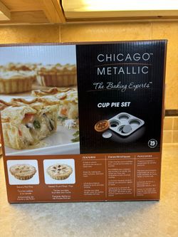 Chicago Metallic Mini Pie Tin Set