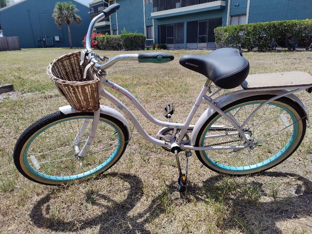 Girls Schwinn Destiny 24"