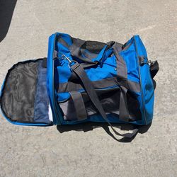 Soft sided pet carrier (dogs/ cats)