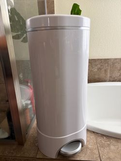 Baby diaper trash can