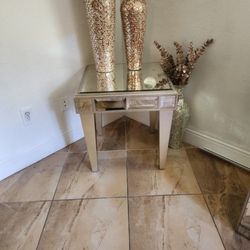 End Table / Lamp Table  Kendall today 