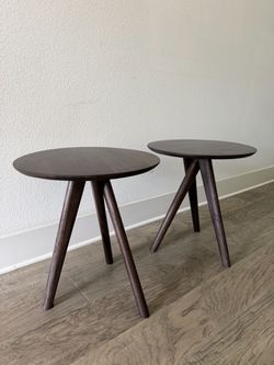 Set of 2 Round Wood Side Tables