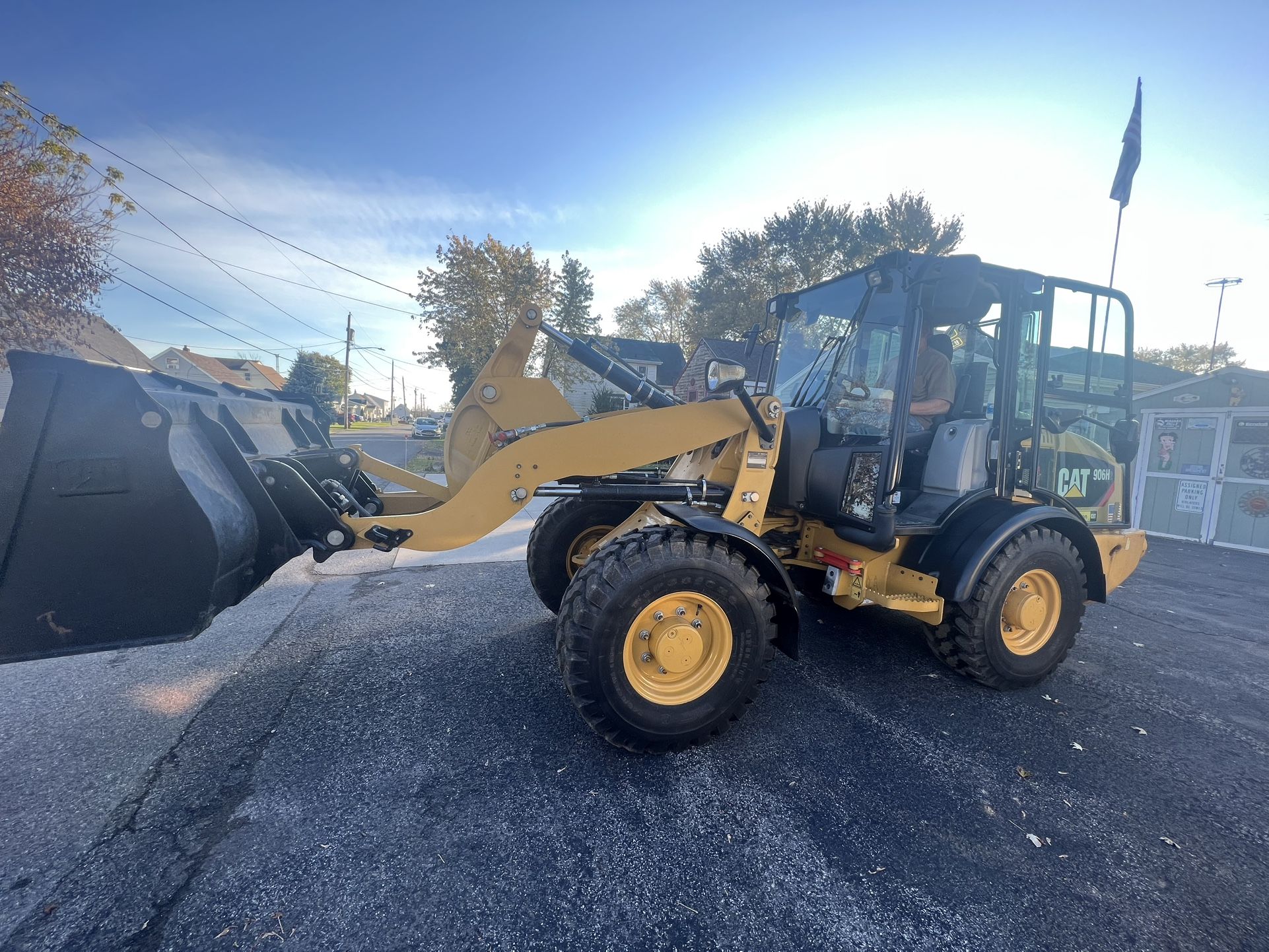 Cat 906 H2