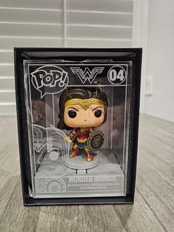 $50 obo - Funko Pop! WONDER WOMAN DC Comics Die-Cast Funko Shop Exclusive (case is cracked in top)