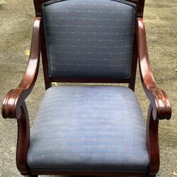 VINTAGE/ANTIQUE/ MAHOGANY/ WOOD SIDE CHAIR