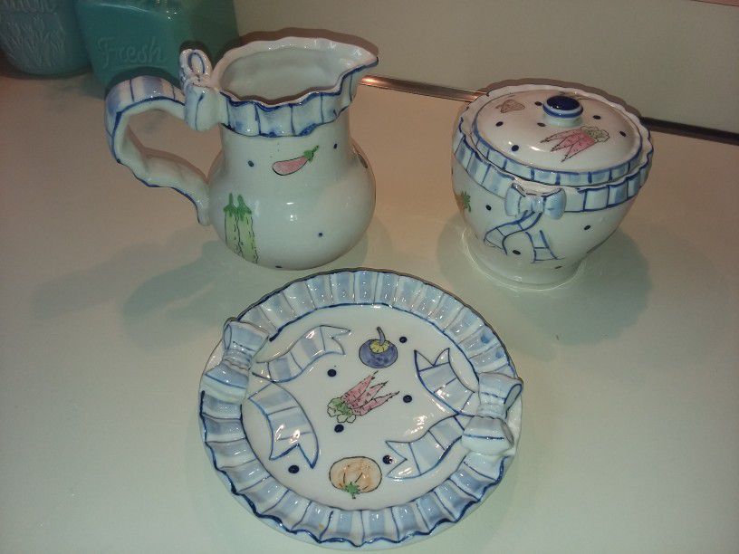 3 Piece Set, Creamer, Sugar bowl And Plate