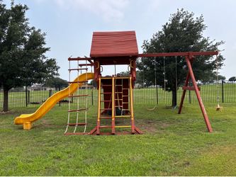 Tree Frogs 6.5’  swing set