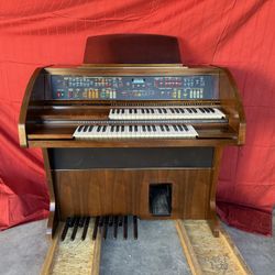 Lowrey Fiesta Organ Model LC/25