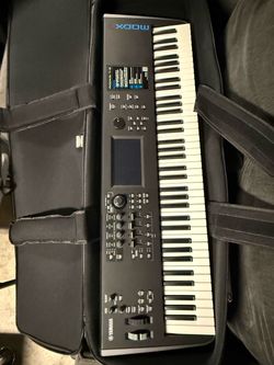 Yamaha MODX 7 Synthesizer Keyboard