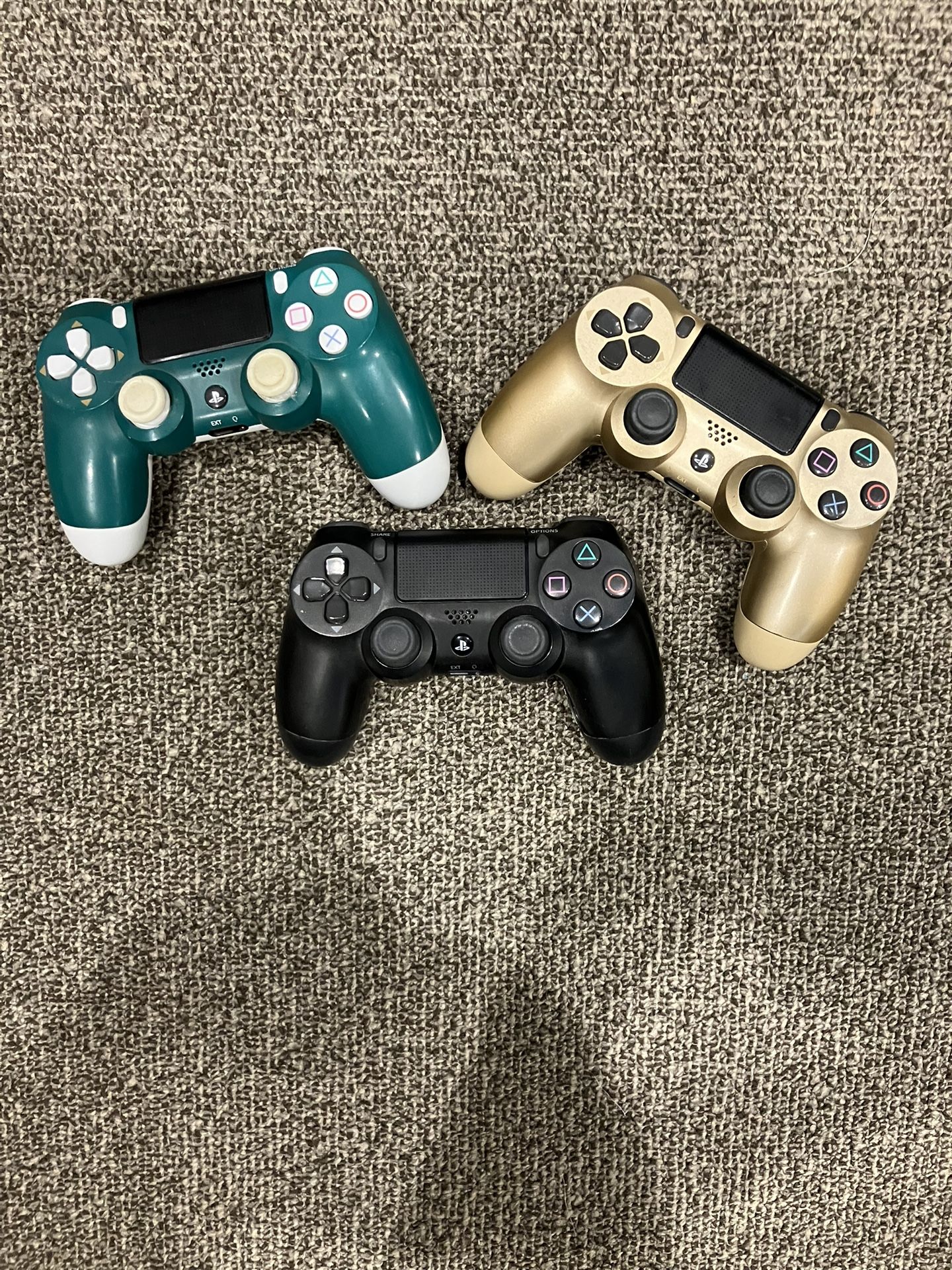 PS4 Controller
