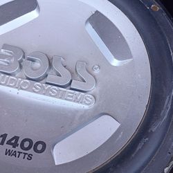 Boss 12 inch sub dual coil New hits very strong 1400 watts /600 RMS true Watts woll   Price drop 30.00 today!