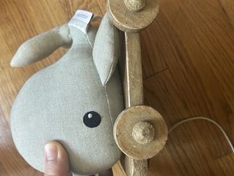 RH Whale Pull Toy 