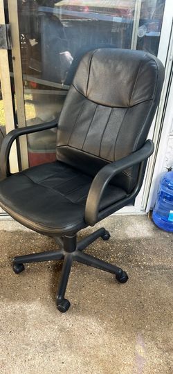 Black Leather Office Chair with Armrests