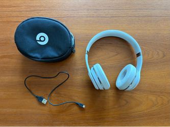 Beats Solo 3 Bluetooth headphones