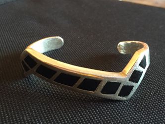 Sterling silver onyx bracelet grams 32.8 Circumf 6