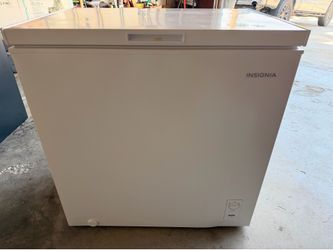 Insignia 7 Cu. Ft Chest Freezer
